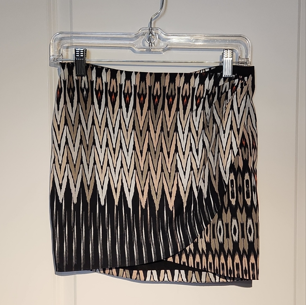 BEBE tribal pattern wrap skirt